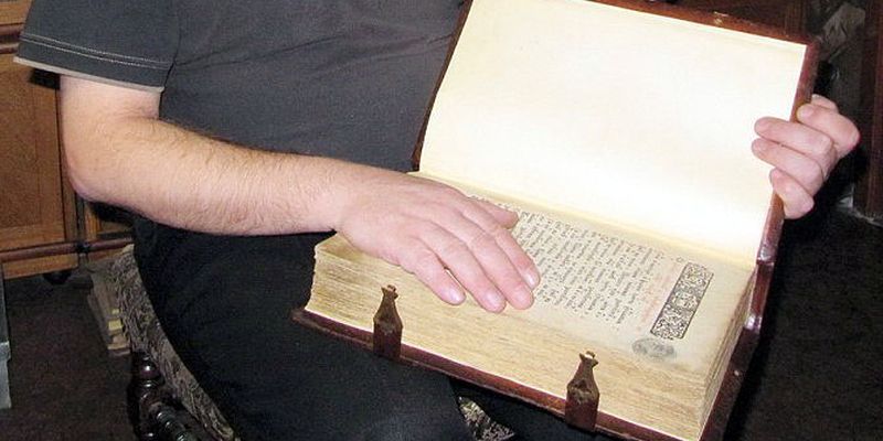 БИБЛИОФИЛ ВАЛЕРИЙ ЖУРАВЛЕВ: «БЕЗ КНИГИ ЧЕЛОВЕК ДЕГРАДИРУЕТ БЫСТРО»