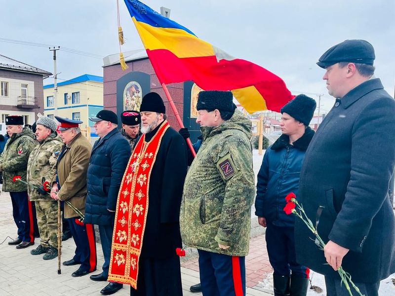 В Миллерово состоялось торжественное освящение памятника «Павшим казакам»