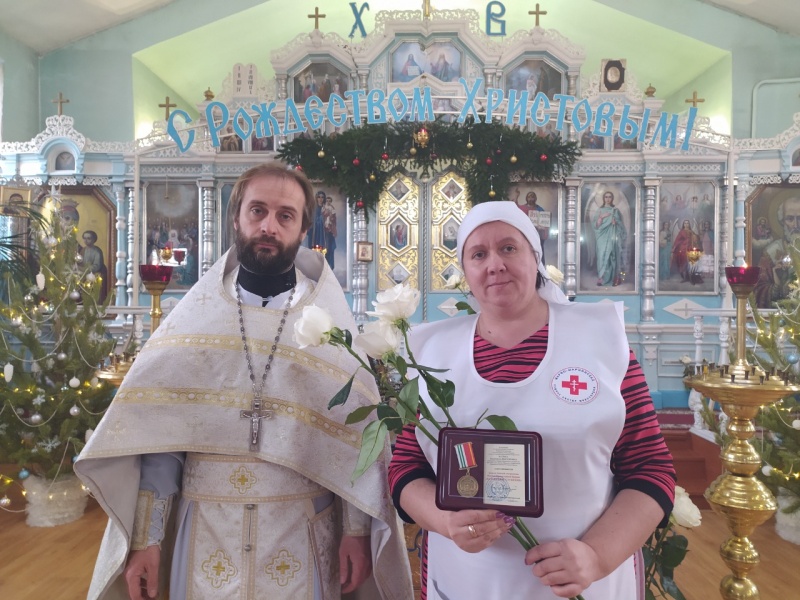 Старшая сестра Марфо-Мариинского сестричества награждена медалью Донской митрополии