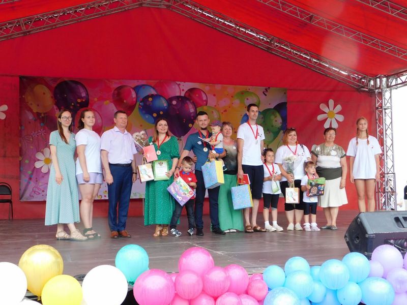 В Гуково прошел фестиваль «Счастье быть семьей»