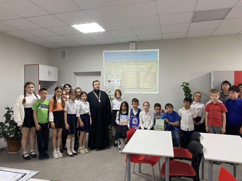 В Калитвенской школе прошел открытый урок, посвященный Дню Славянской культуры и письменности