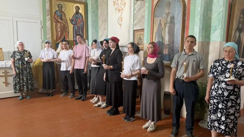 В Свято-Троицком храме хутора Волченский совершили молебен перед экзаменами
