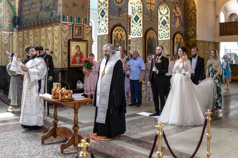 Епископ Шахтинский и Миллеровский Симон совершил таинство Венчания