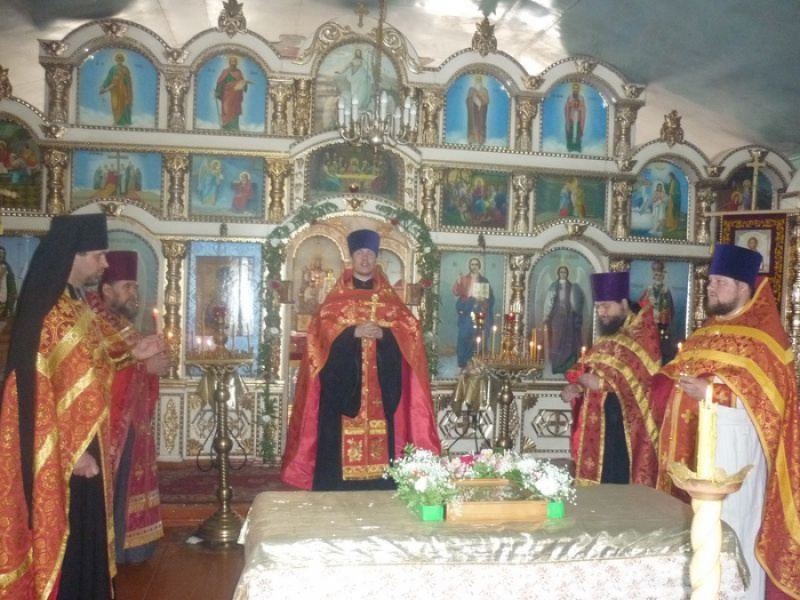 В Чертково-Калитвенское благочиние прибыл Благодатный Огонь
