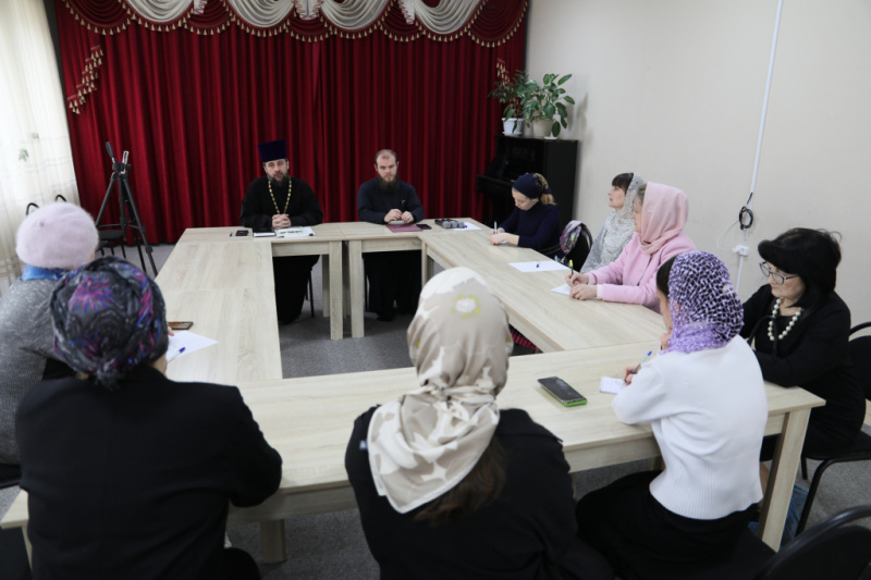 Директор Духовно-просветительского центра провел мастер-класс с руководителями воскресных школ Шахтинской епархии