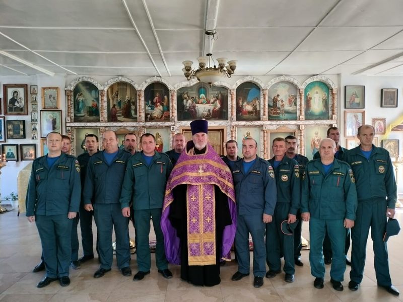 В Никольском храме хутораТубянского прошел молебен в честь иконы Божией Матери «Неопалимая Купина»