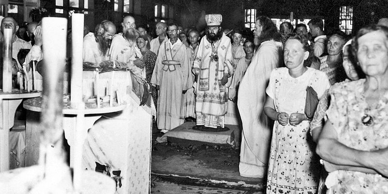 «ВО ВРЕМЯ БОМБЁЖЕК МЫ ШЛИ В СОБОР И МОЛИЛИСЬ»