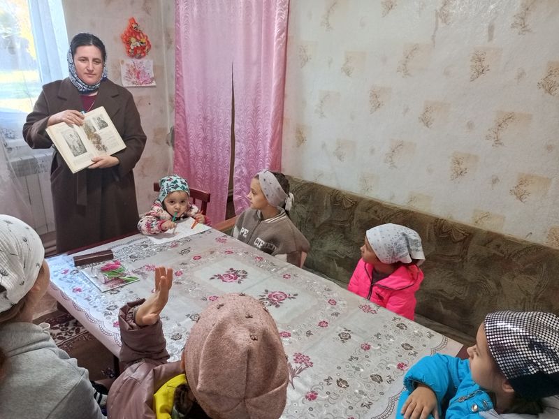 В воскресной школе слободы Позднеевка прошло занятие об ангелах