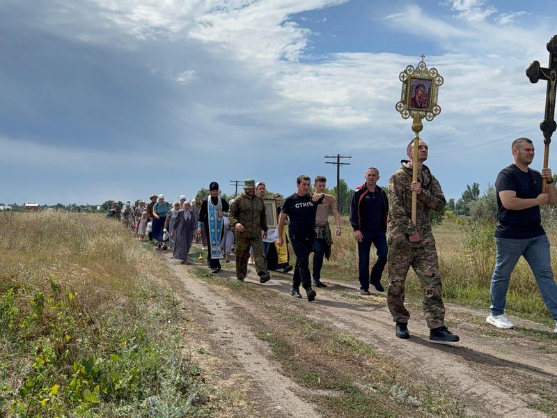 В честь праздника Смоленской иконы Божией Матери в Боковском районе состоялся крестный ход