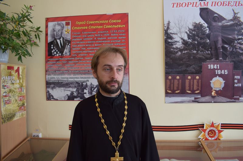 Встреча, посвященная памяти святого благоверного князя Александра Невского, состоялся в Гимназии № 20 им. С.С. Станчева п. Каменоломни