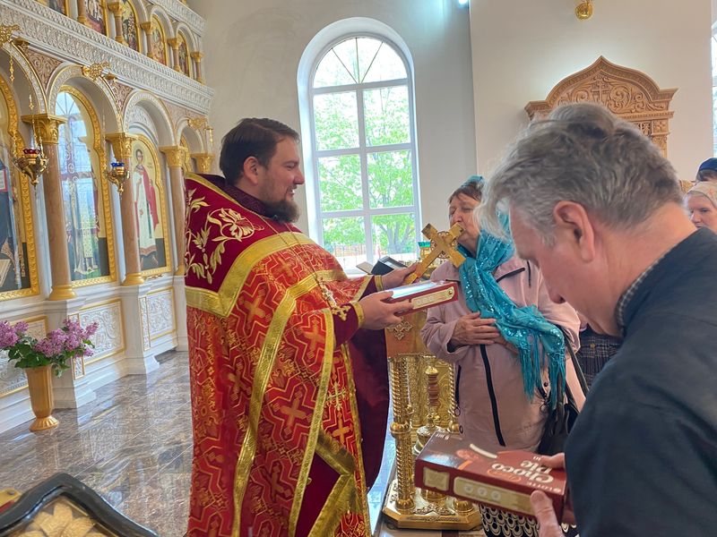 В неделю жен-мироносиц чествовали женщин в Державном храме