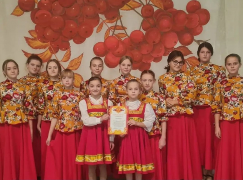 Детский клиросный хор храма великомученика Пантелеимона г. Гуково «Хвали, душе моя ...» принял участие в фестивале народной музыки «Рябиновая осень»