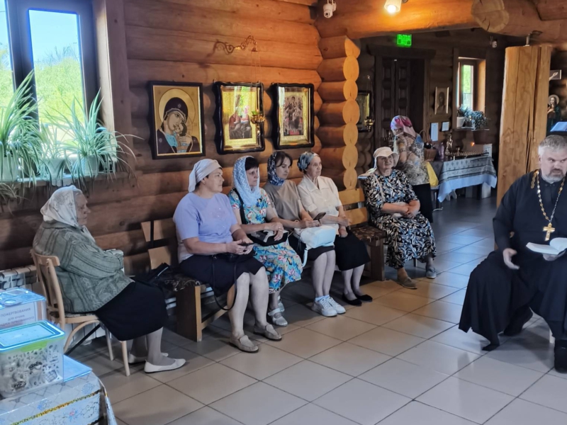 В храме апостола Андрея Первозванного мкр. Лиховского состоялось очередное занятие библейской группы﻿ 