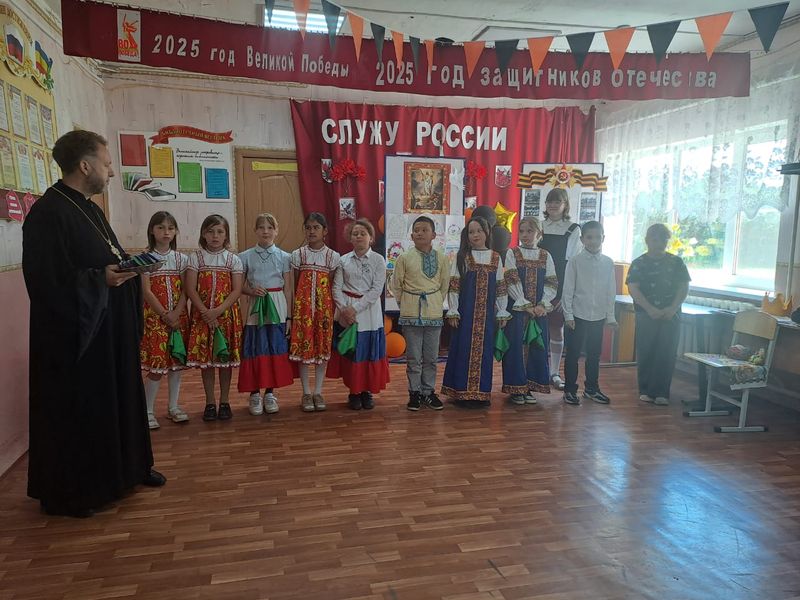 В основной школе хутора Усьмана прошёл Пасхальный утренник для учащихся начальной школы