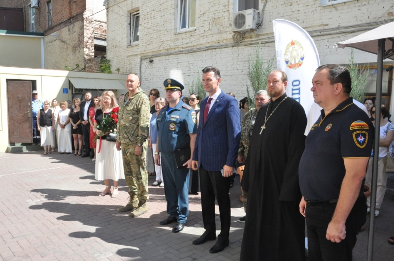 Протоиерей Роман Амплеев принял участие в торжественном открытии мемориальной доски памяти Владимира Тихоновича Галяпина в Ростове-на-Дону