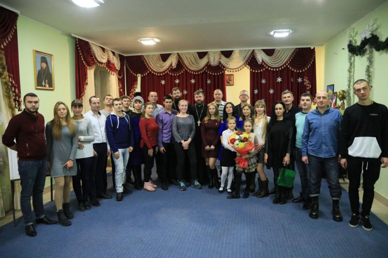 В актовом зале духовно-просветительского центра «Покров» при Покровском кафедральном соборе состоялось праздничное мероприятие, посвященное годовщине создания Молодежного совета Шахтинской епархии