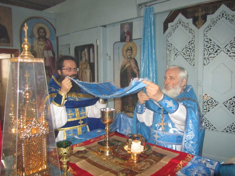 Храм Вознесения Господня г. Шахты соборным богослужением отметил праздник в честь Иверского образа Пресвятой Богородицы 