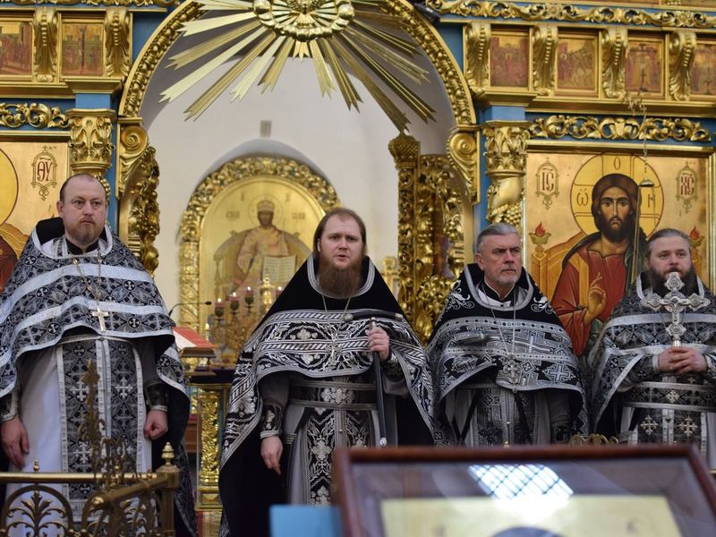 Протоиерей Роман Амплеев молитвенно почтил память архимандрита Модеста (Потапова)