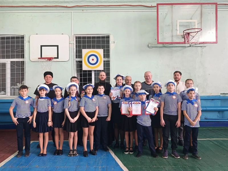 Смотр строя и песни в казачьей школе станицы Манычская