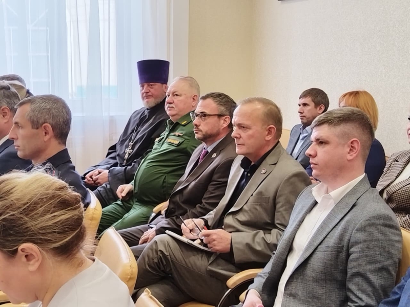 В Каменске-Шахтинском состоялось первое пленарное заседание народных избранников