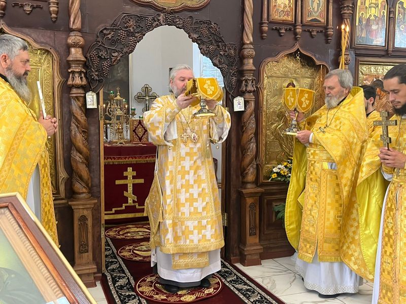 С архипастырским визитом епископ Симон посетил приход преподобномученицы Елисаветы города Гуково