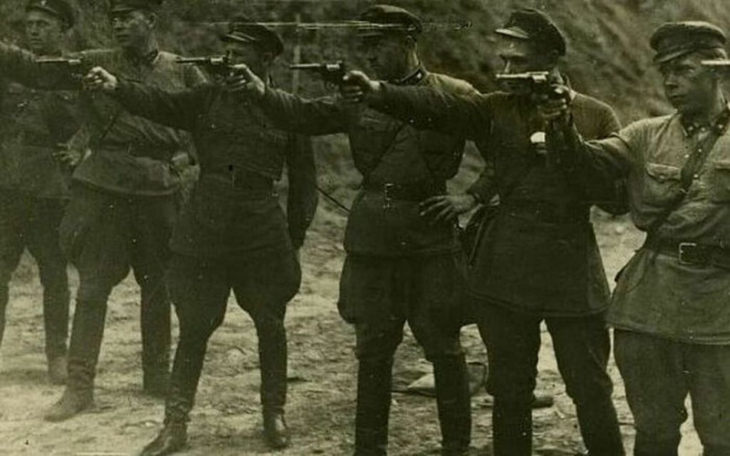 «ЗЛОДЕЯНИЯ НАДО НАЗЫВАТЬ ЗЛОДЕЯНИЯМИ, А НЕ ГОВОРИТЬ, ЧТО “ВРЕМЯ ТАКОЕ БЫЛО”»