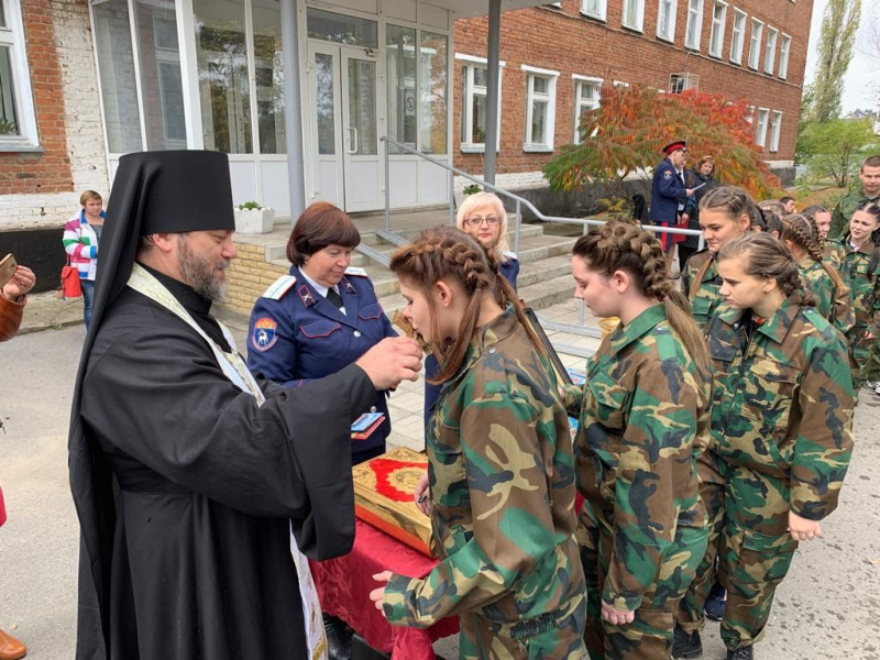 В Миллеровском казачьем профессиональном техникуме состоялось традиционное посвящение первокурсников в кадеты