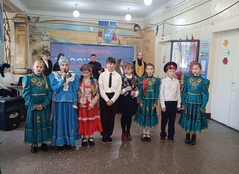 В шахтинской школе №23 состоялось торжественное посвящение в казачата