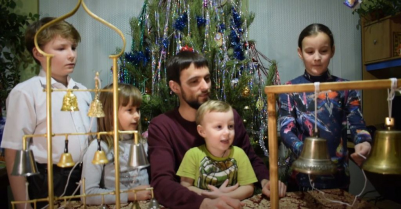 Православный молодежный семейный клуб «Верность» провел мастер-класс по звонарному искусству «Рождественский трезвон»