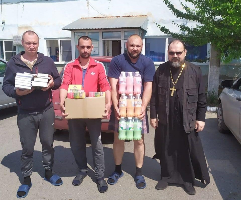 Покровский храм г. Новошахтинска оказал гуманитарную помощь епархиальному центру реабилитации наркозависимых в хуторе Маркин