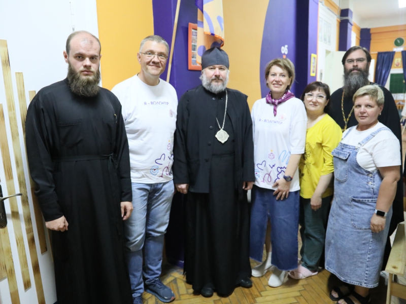 Епископ Шахтинский и Миллеровский Симон посетил Добро.Центр АНО «Финист» в Шахтах