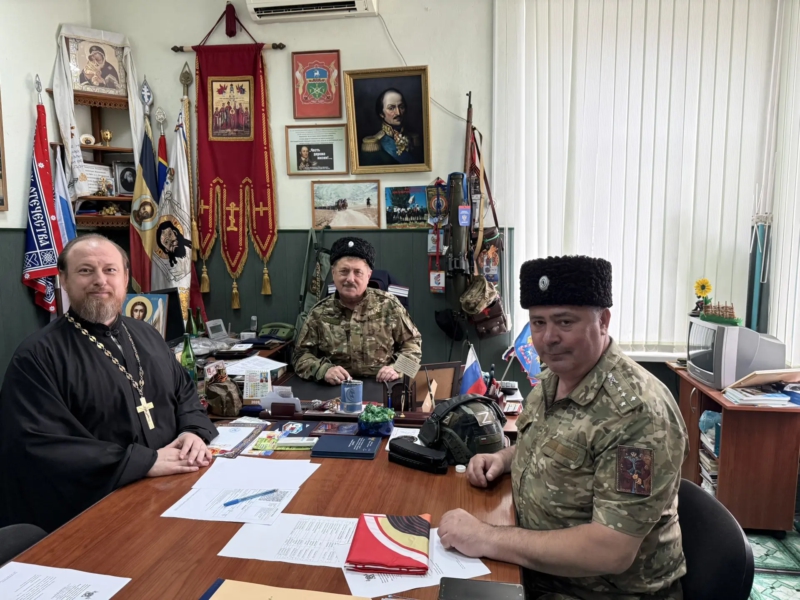 Руководитель епархиального отдела провёл рабочие встречи с атаманом Донецкого округа Всевеликого войска Донского