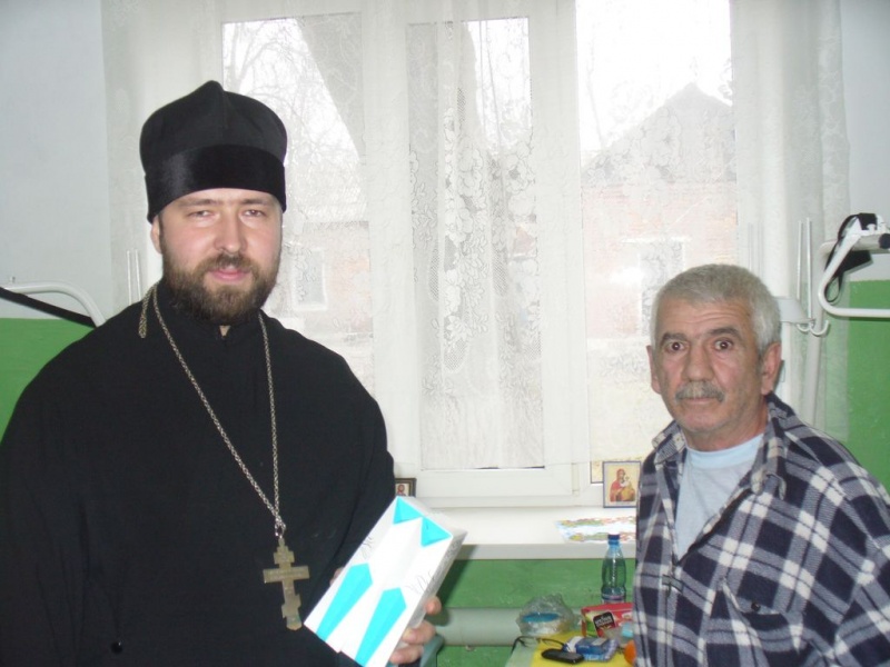 В хоспис пос. Таловый принесли весть о Рожденном Христе