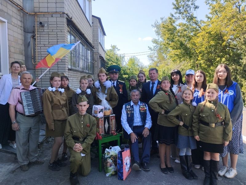 Дети Свято-Пантелеимоновского прихода приняли участие в дворовых концертах для ветеранов Великой Отечественной войны