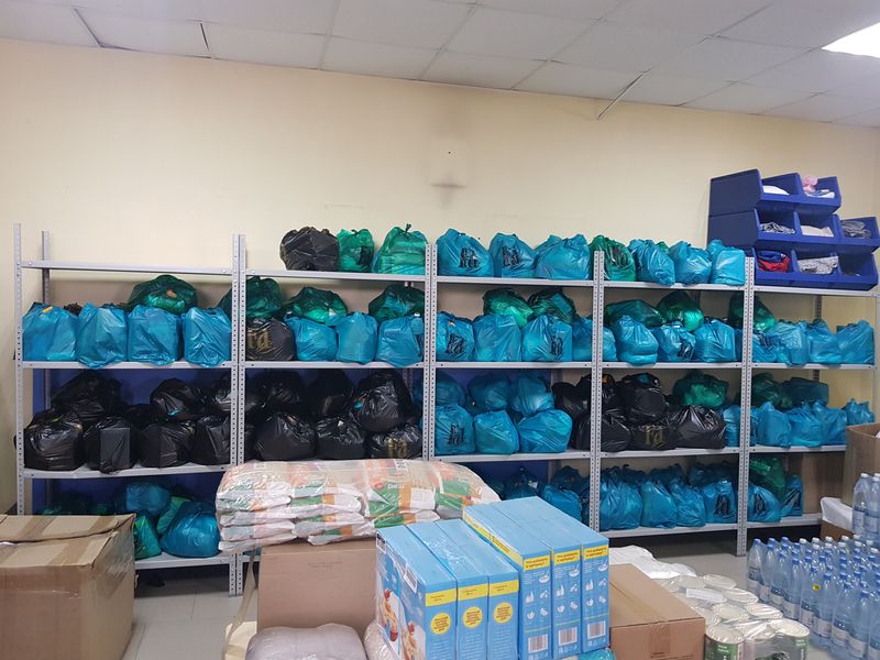 Шахтинская епархия передала нуждающимся жителям ЛНР около 2-х тонн продуктов питания