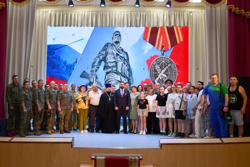В посёлке Глубоком прошло мероприятие, посвящённое Дню ветеранов боевых действий