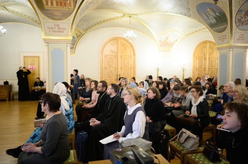 Приходское просвещение. Дискуссия и семинар о педагогическом сопровождении взрослых и детей в общине