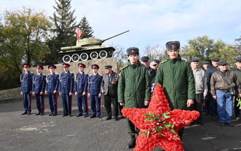 Миллерово принял межрегиональную патриотическую эстафету «Венок Славы»