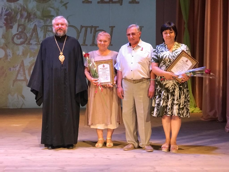 Преосвященнейший епископ Симон принял участие в праздничных мероприятиях, посвященных 95-летию образования Обливского района Ростовской области