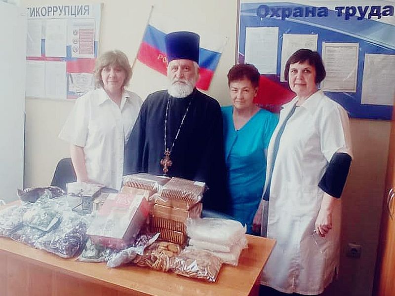 Настоятель храма Вознесения Господня города Шахты с благотворительной целью посетил социальное учреждение