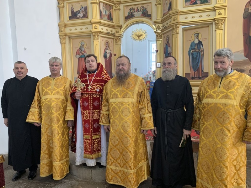 Престольный праздник отметили в приделе Успенского храма станицы Калитвенской в день памяти вмч. Димитрия Солунского