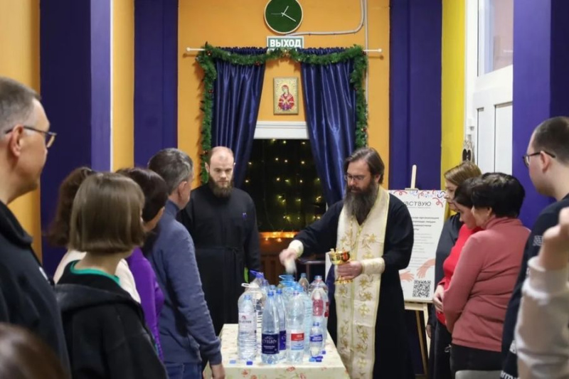 В праздник Крещения Господня благочинный Александровск-Грушевского округа посетил «Добро.Центр Финист»