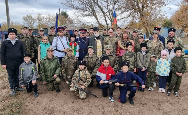 В хуторе Красновка прошел старинный казачий обряд «Посажение на коня» ﻿