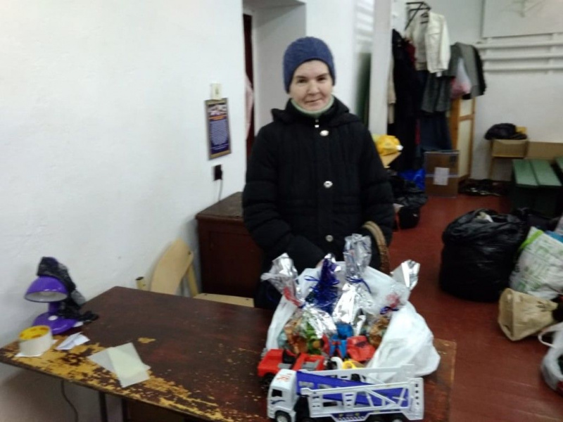 Рождественские подарки получили дети из многодетных, малоимущих семей и семей с детьми-инвалидами ст. Вешенской