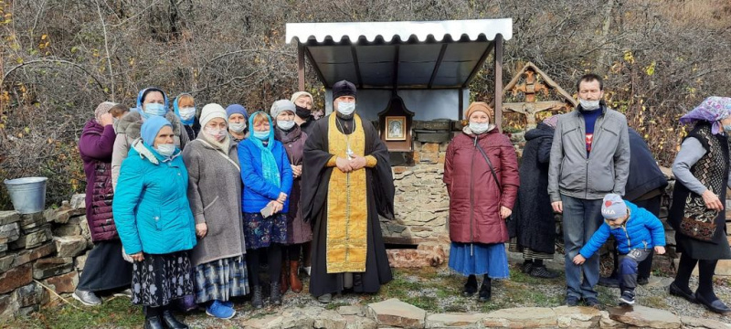 Прихожане храма священномученика Захарии (Лобова) архиепископа Воронежского и Задонского в г. Новошахтинске совершили паломническую поездку