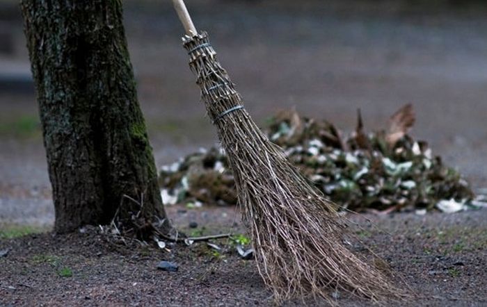 МЕТЛА И АНГЕЛЫ