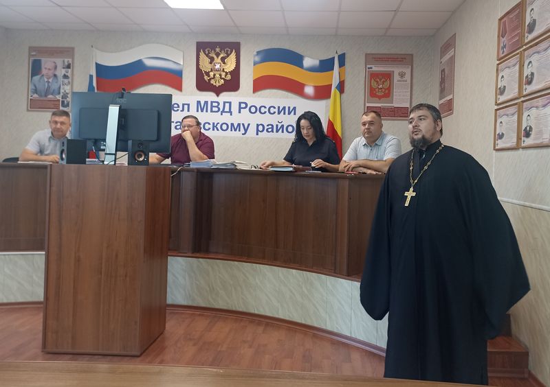 В хуторе Ёлкин состоялась беседа с сотрудниками МВД Багаевского района
