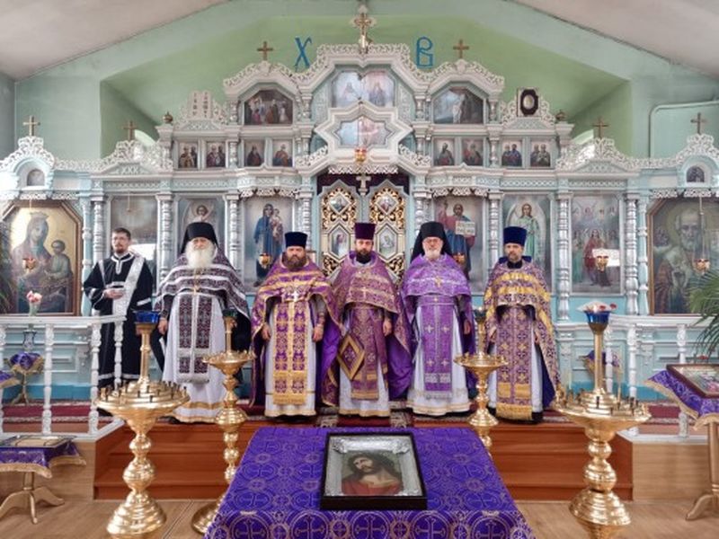 В храме Архистратига Михаила п. Каменоломни состоялось соборное богослужение духовенства Нижнедонского благочиния