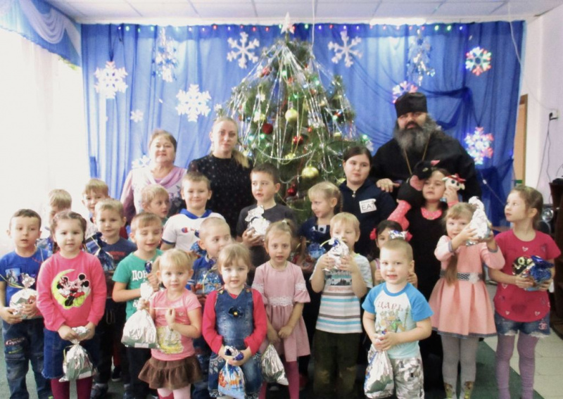 Настоятель Смоленского храма станицы Шумилинской посетил Детский сад №10 ст. Шумилинской