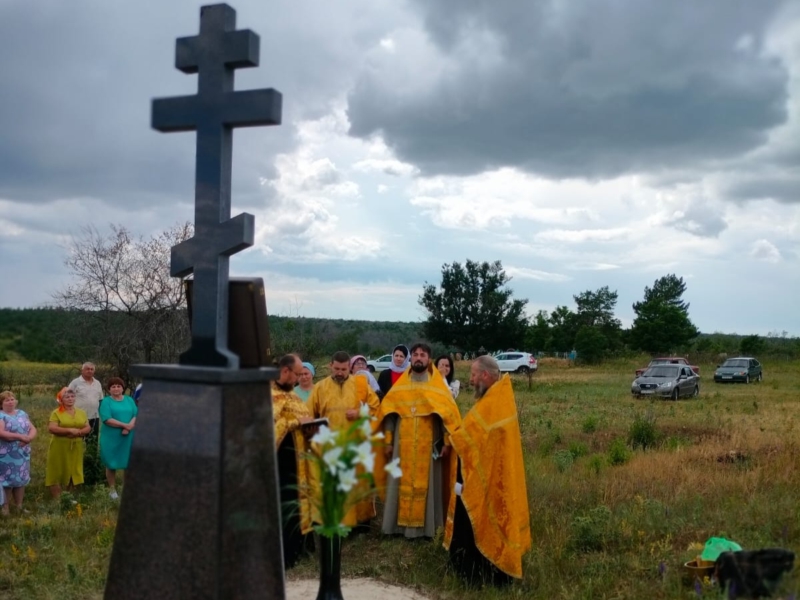 Состоялось освящение Поклонного креста вселе Верхнегреково 